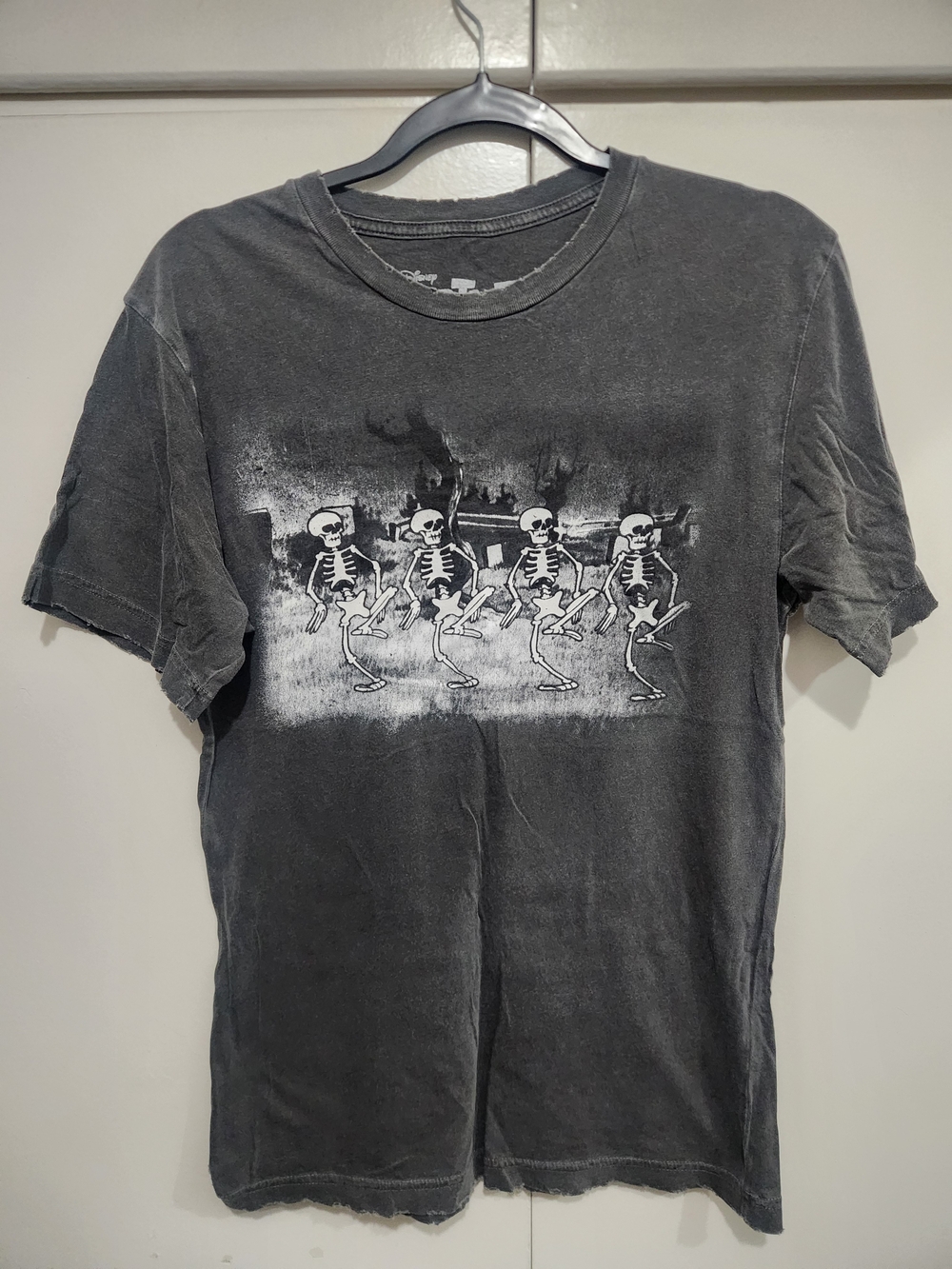 Men's Small Dark Gray Graphic Skeleton T-Shirt Vintage Distressed Disney